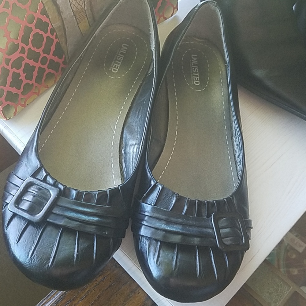 UNLISTED Black Flat Loafer 5.5 B